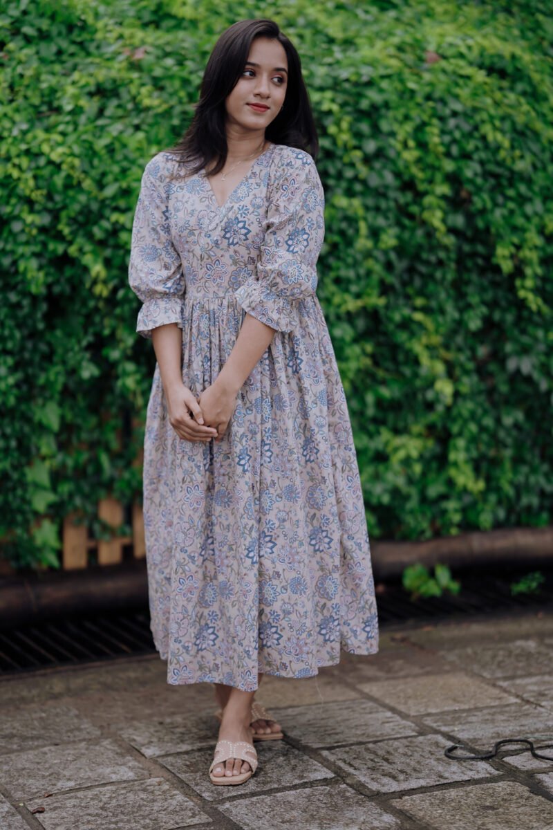 neela maxi