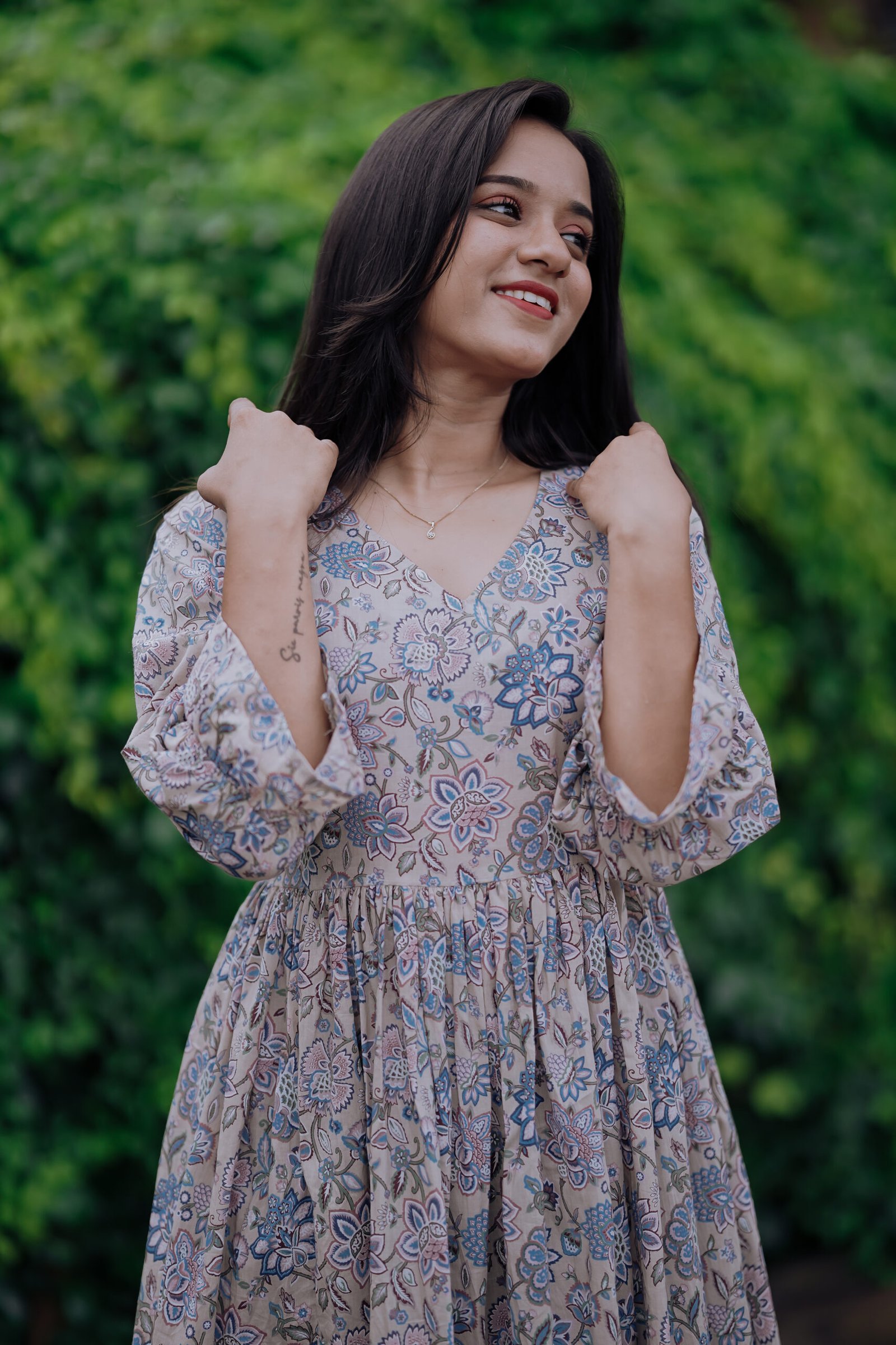 neela maxi neela maxi