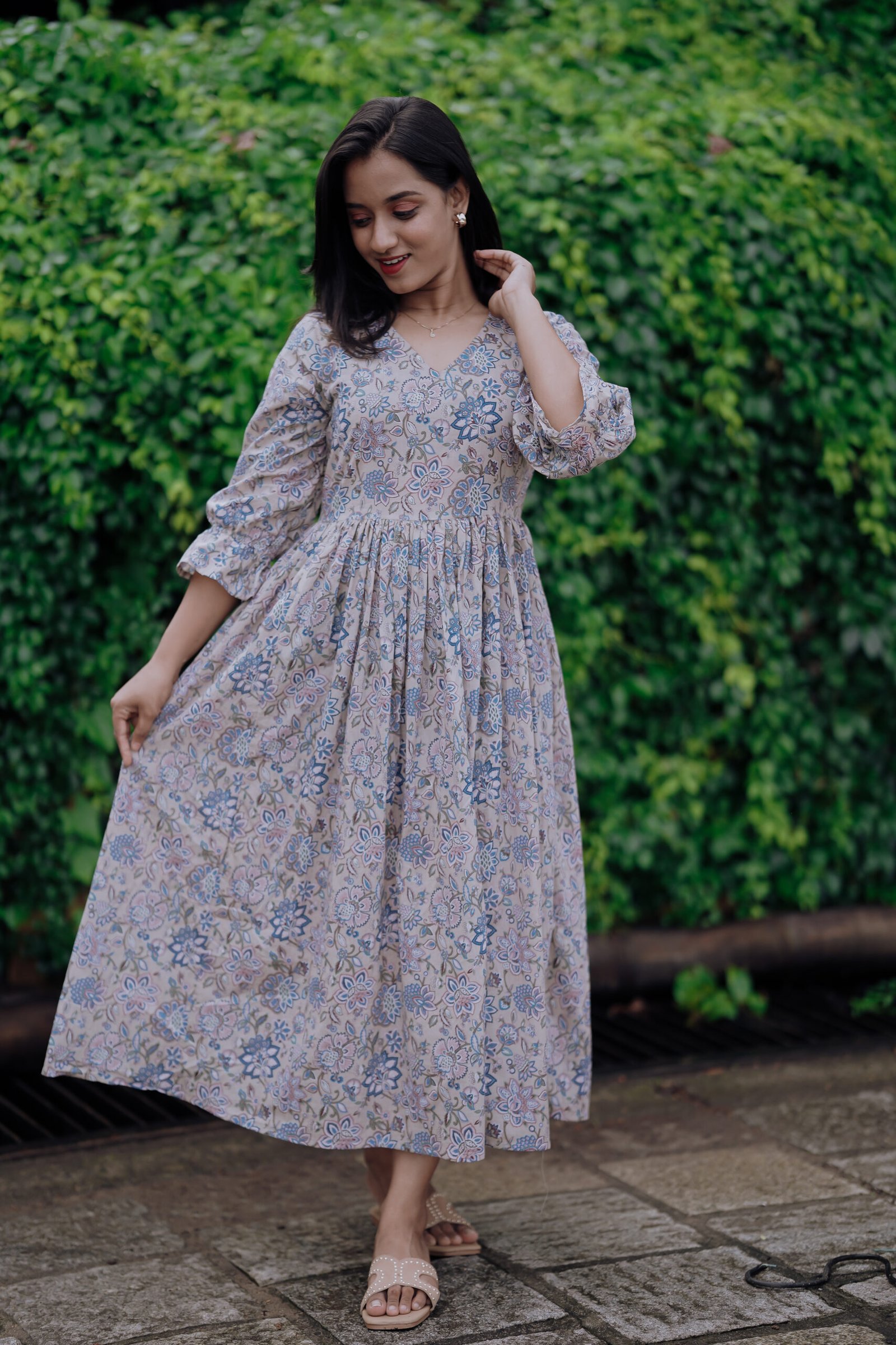 neela maxi neela maxi