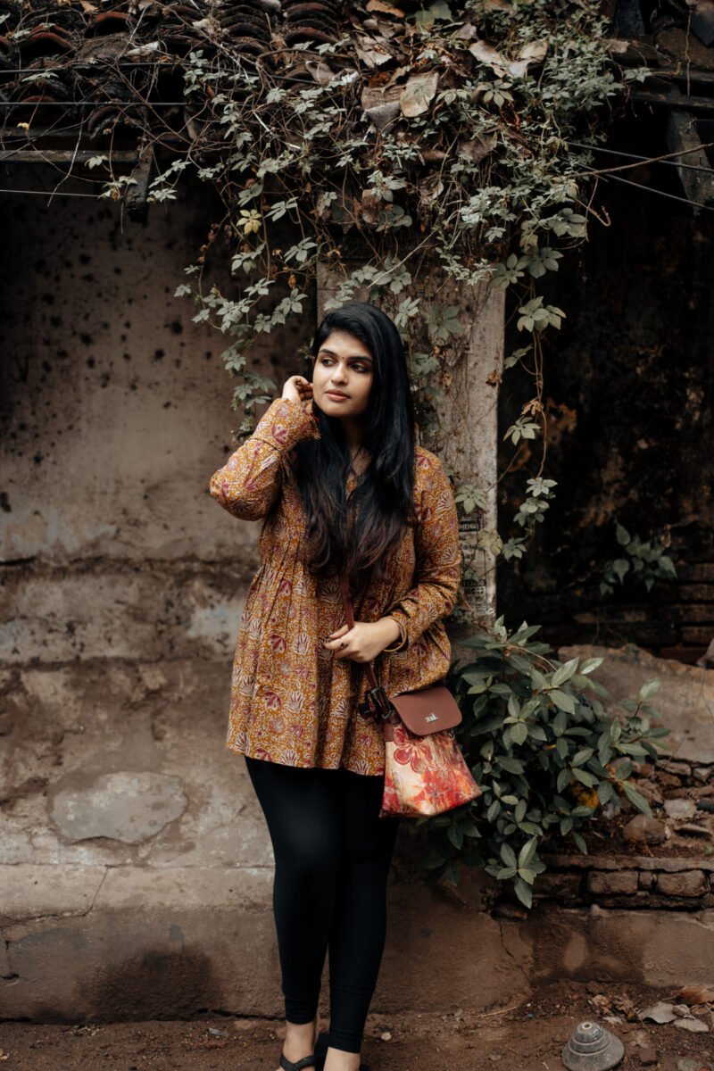 meera short top